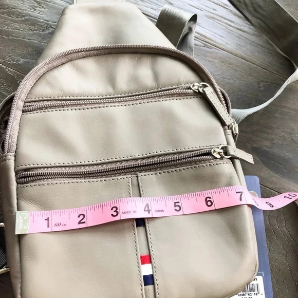 Montauk Leather Club Genuine Leather Adjustable Crossbody,3 zip pockets,unisex - Picture 11 of 11